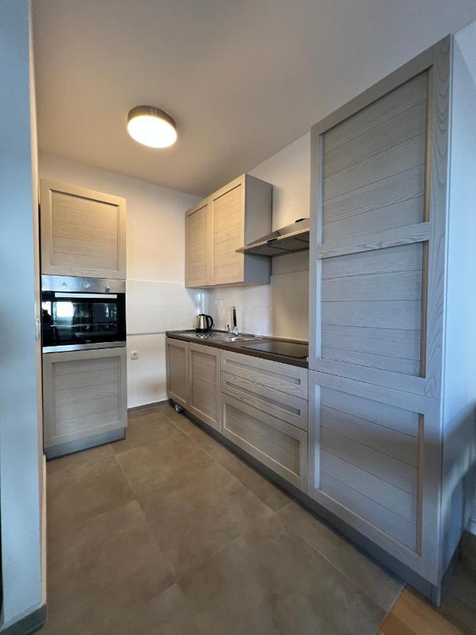 New Loris Apartman Zára Kültér fotó